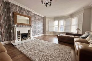20' Lounge- click for photo gallery